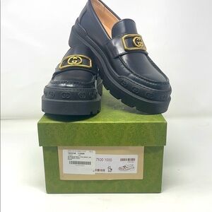 Gucci Sherlin Moccasin Millennial Ribot Black Gold Logo Leather Loafers Size 40